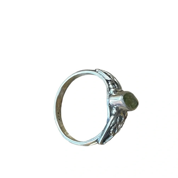 Peridot Bali Sterling Silver Ring (7.25) - Picture 4 of 4